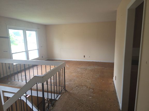4th image of 54 Abbeywood Dr