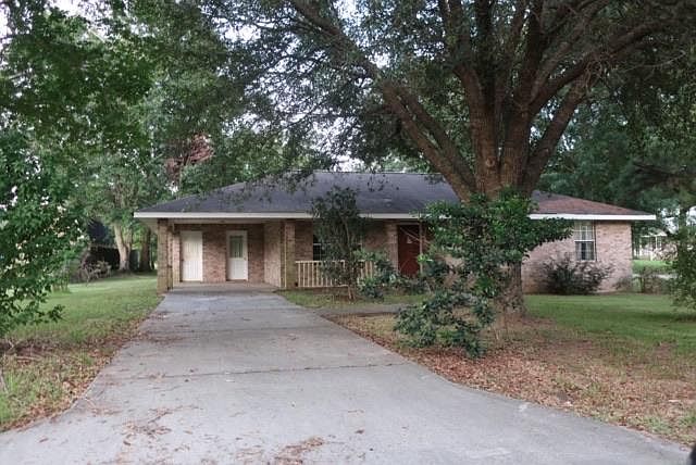 1st image of 209 Sweetgum St