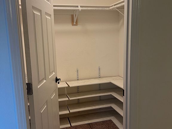 5th image of 1050 E 22nd St