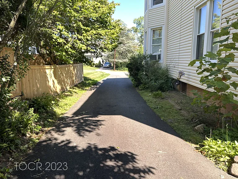 336 Cedar Ave #B — Photo 17