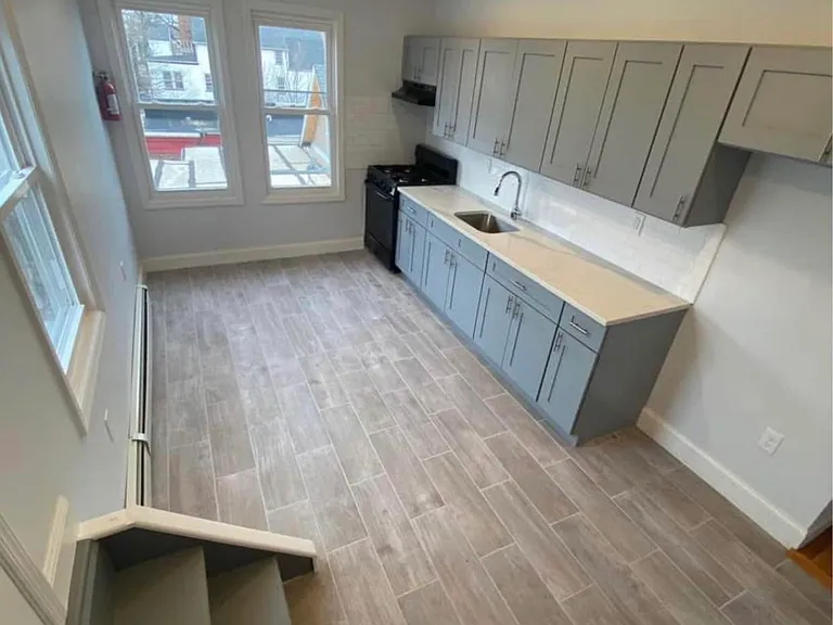 35 William St #6 — Photo 2