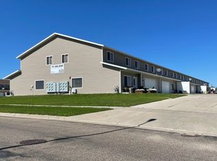 2174 Landmark Cir NW, Minot, ND 58703