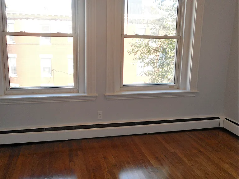60 Gorham Ave #9 — Photo 2