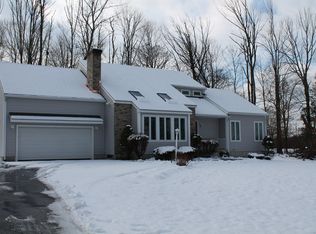 7 Lakewoods Ln, Columbia, CT 06237