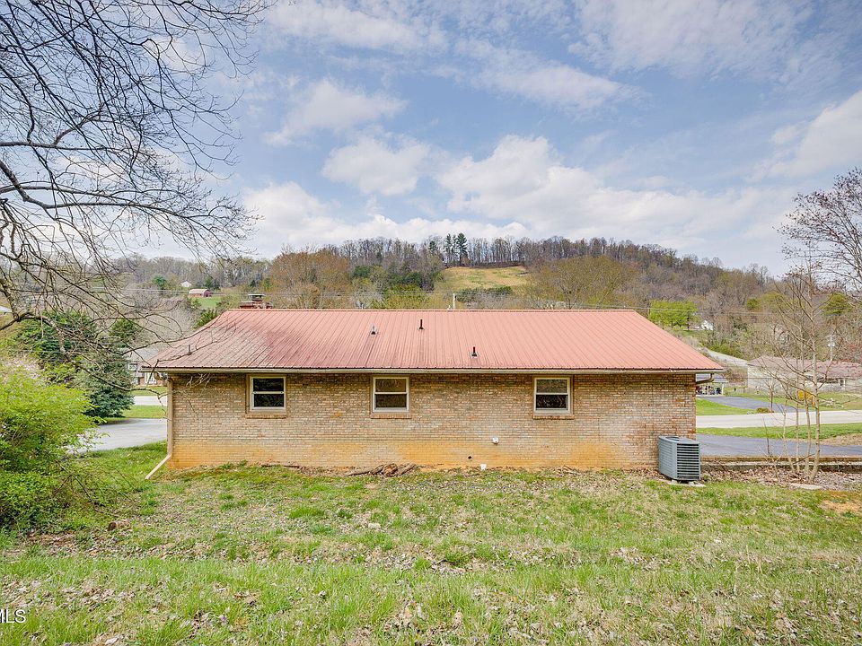 1st image of 309 Summerville Rd