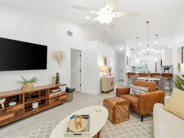 1714 Kings Lake BLVD #202, NAPLES, FL 34112