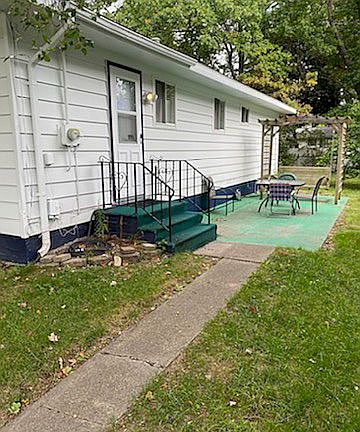 3rd image of 4070 La Forest Dr