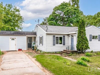 939 N 20th St, Escanaba, MI, 49829