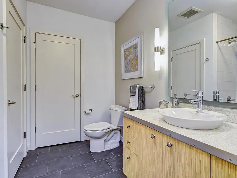 3104 Western Ave #516 — Photo 9