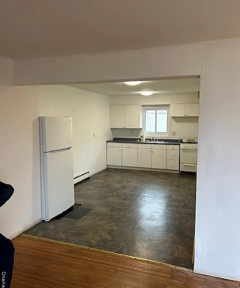 639 S Wellwood Ave #B6 — Photo 8