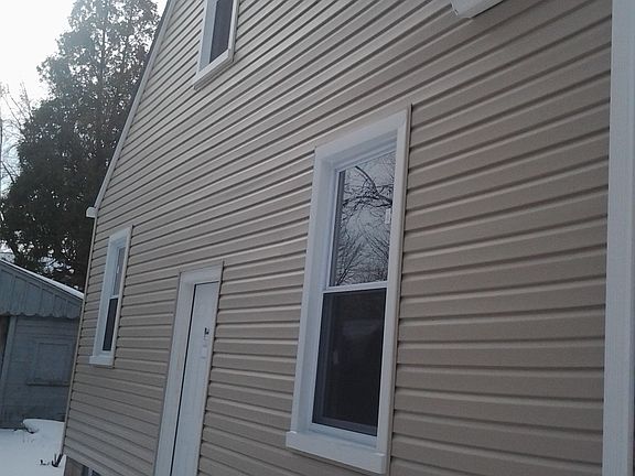 2nd image of 25909 Eton Ave