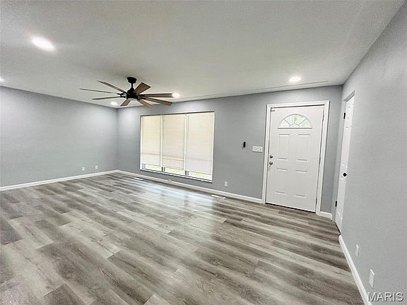 3rd image of 60 Dale Allen Dr