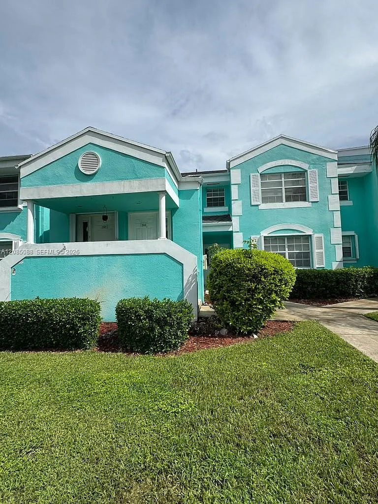 Keys Gate Condo No Three — Photo 2