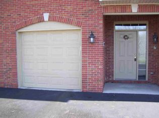 23409 Williamsburg Cir, Woodhaven, MI 48183