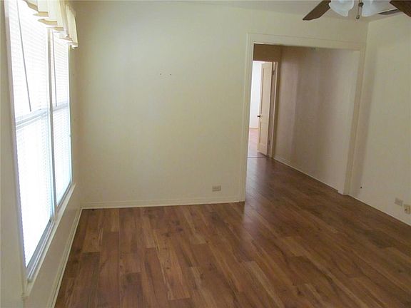 5th image of 506 Live Oak St