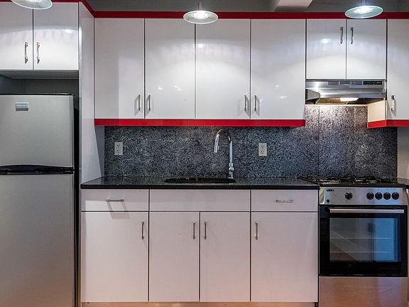 002_100_starr_street_4b-11