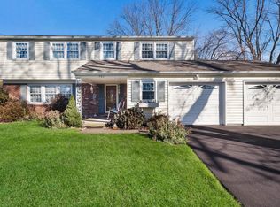 483 Overlook Dr, Warminster, PA 18974