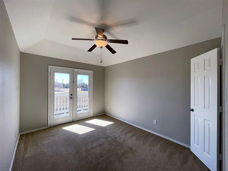 9787 Old Field Dr — Photo 10