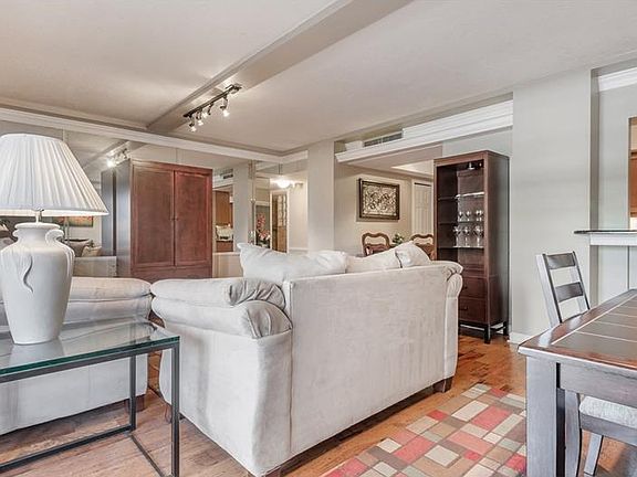 4th image of 2401 Bayshore Blvd Unit 201