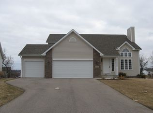 6362 Crystal Brook Ln, Machesney Park, IL 61115