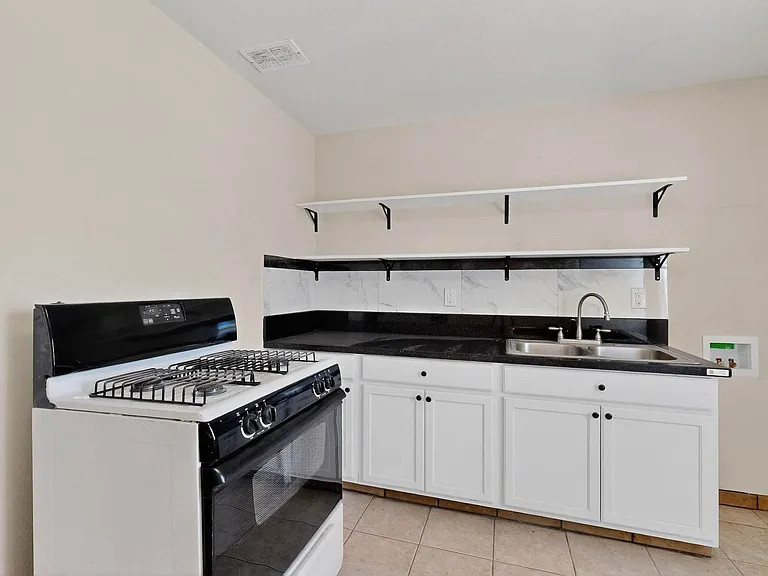 536 Cardenas Dr SE — Photo 14