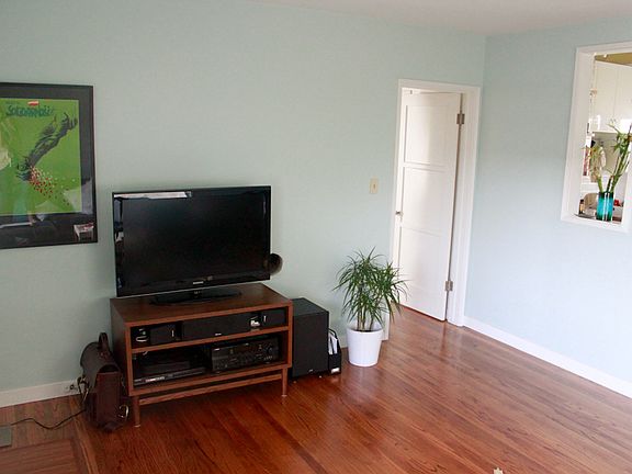5th image of 1138 S Ditmar St