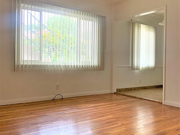 3rd image of 1643 Colby Ave #3