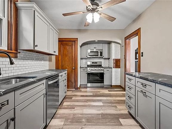 2nd image of 1135 Woodbourne Ave
