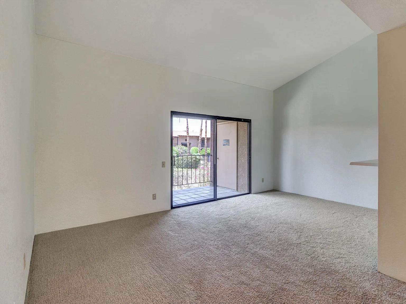 2 bed, 902 sqft, $1,850 — Photo 3