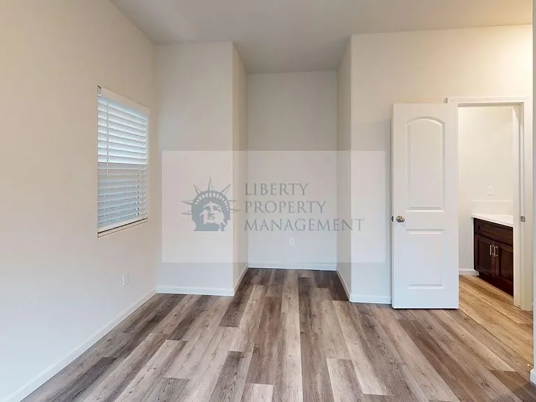 636 Granada Ct — Photo 16