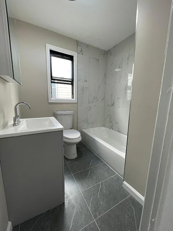 137 Wilkinson Ave #2R — photo 5 of 6