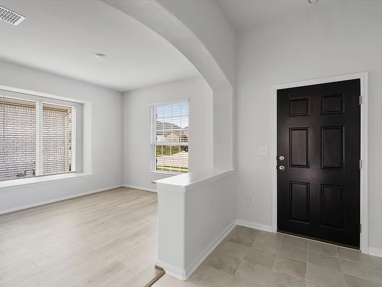 315 Diamondleaf Dr — Photo 3