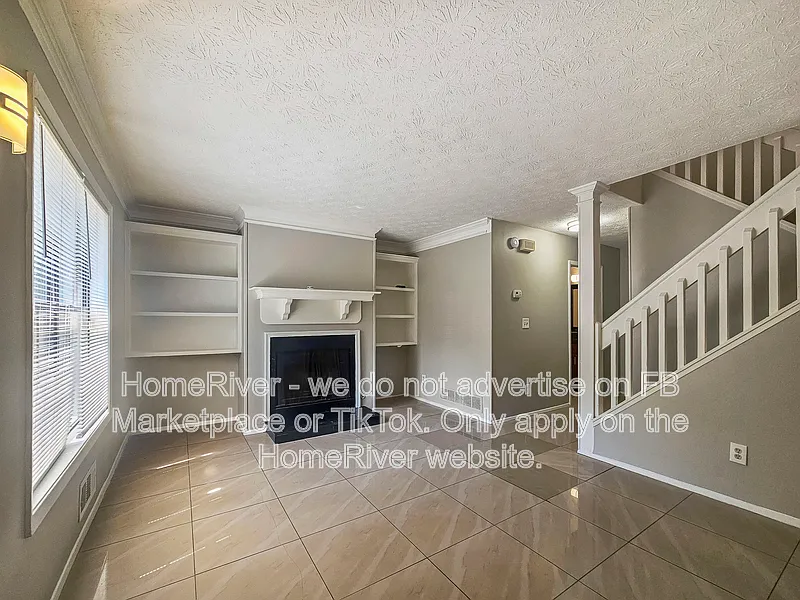 3 bed, 2.0 bath, 1600 sqft, $1,900 — Photo 4