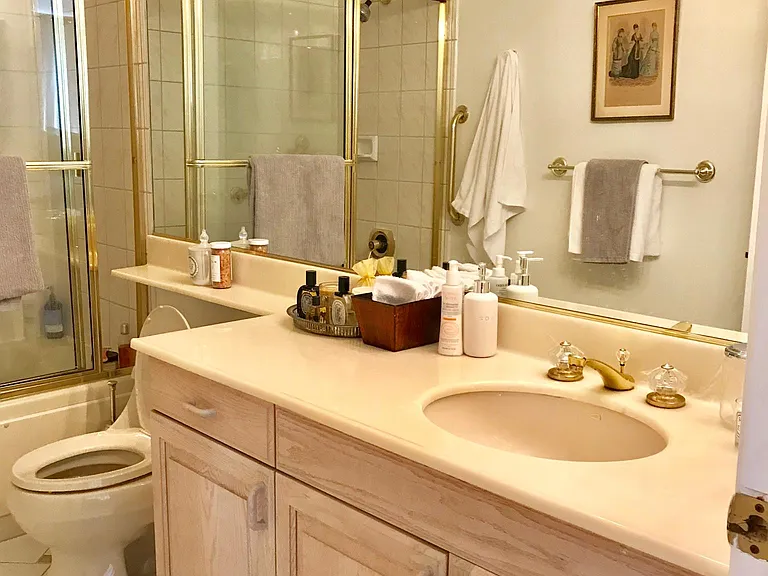 8349 Blackburn Ave #302 — Photo 132
