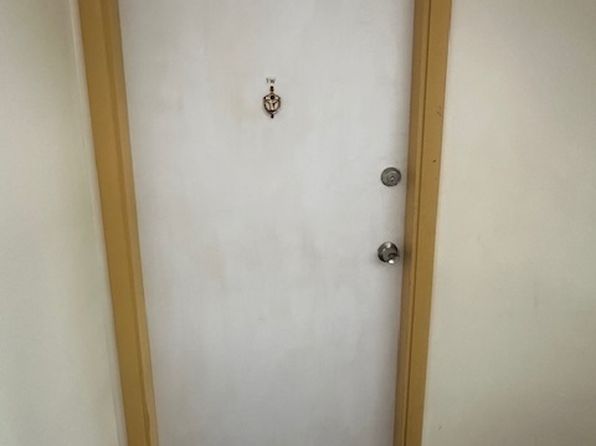 1160 W 18th St APT 1W, Broadview, IL 60155