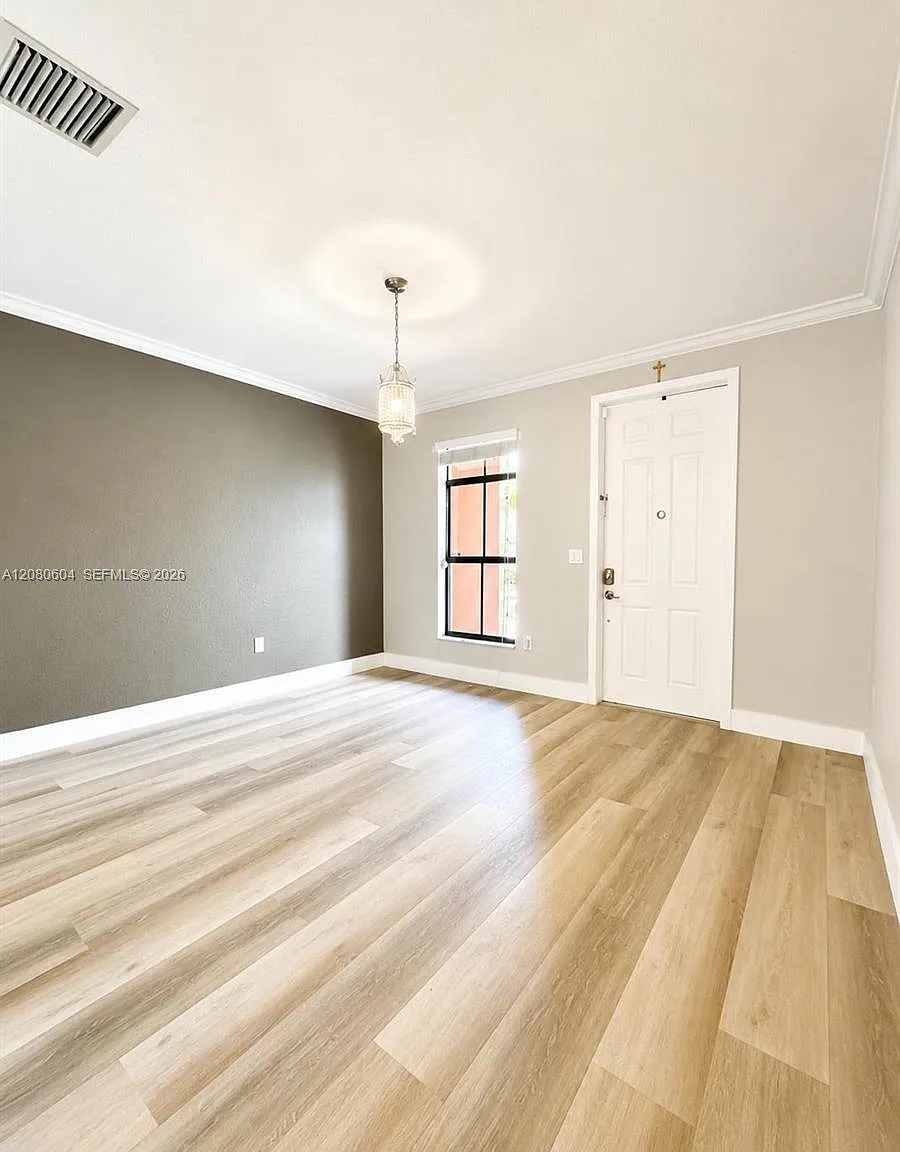 3 bed, 2.5 bath, 1754 sqft, $3,300 — Photo 3