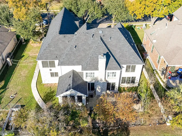 Hilton Head Dr — Photo 37
