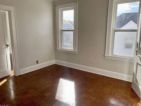 5th image of 35 Mount Pleasant Ave Floor 2