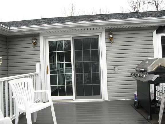 Rear upper deck