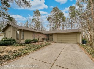 3886 Sandlewood Dr, Okemos, MI 48864