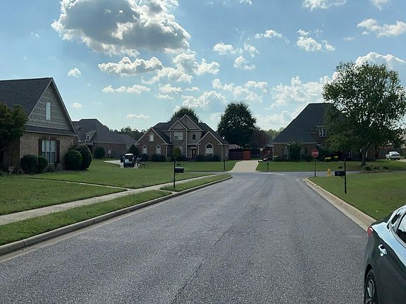 5th image of 180 Gresham Dr