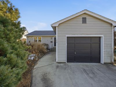 15 Hyde Ave, Chicopee, MA, 01020