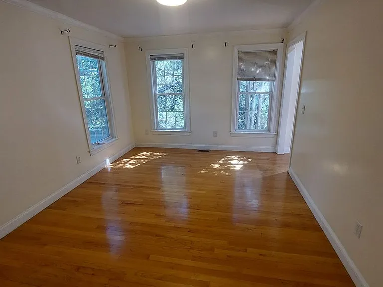 339 Poplar St — Photo 7