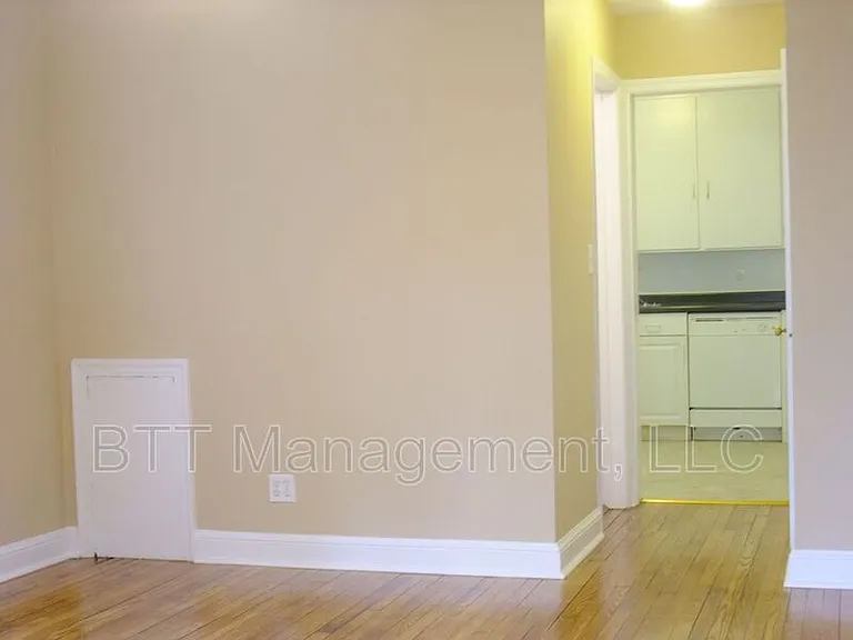 8405 Greenwood Ave #3 — Photo 15