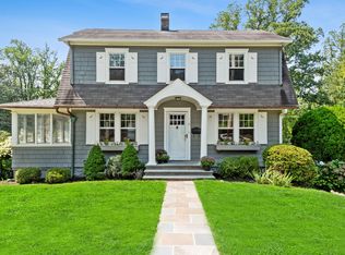 4 Maywood Rd, New Rochelle, NY 10804