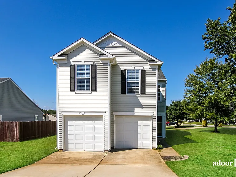 125 Valencia Ln — Photo 1