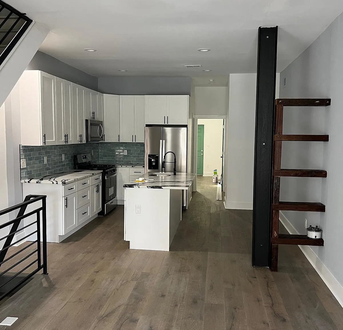 4 bed, 1878 sqft, $2,350 — Photo 1