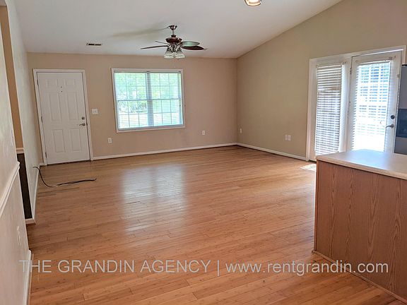 3rd image of 1470 Pine Bluff Dr