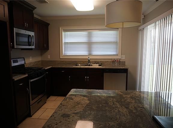 3rd image of 4736 Eunice St