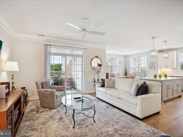 21007 Rocky Knoll Sq APT 200, Ashburn, VA 20147